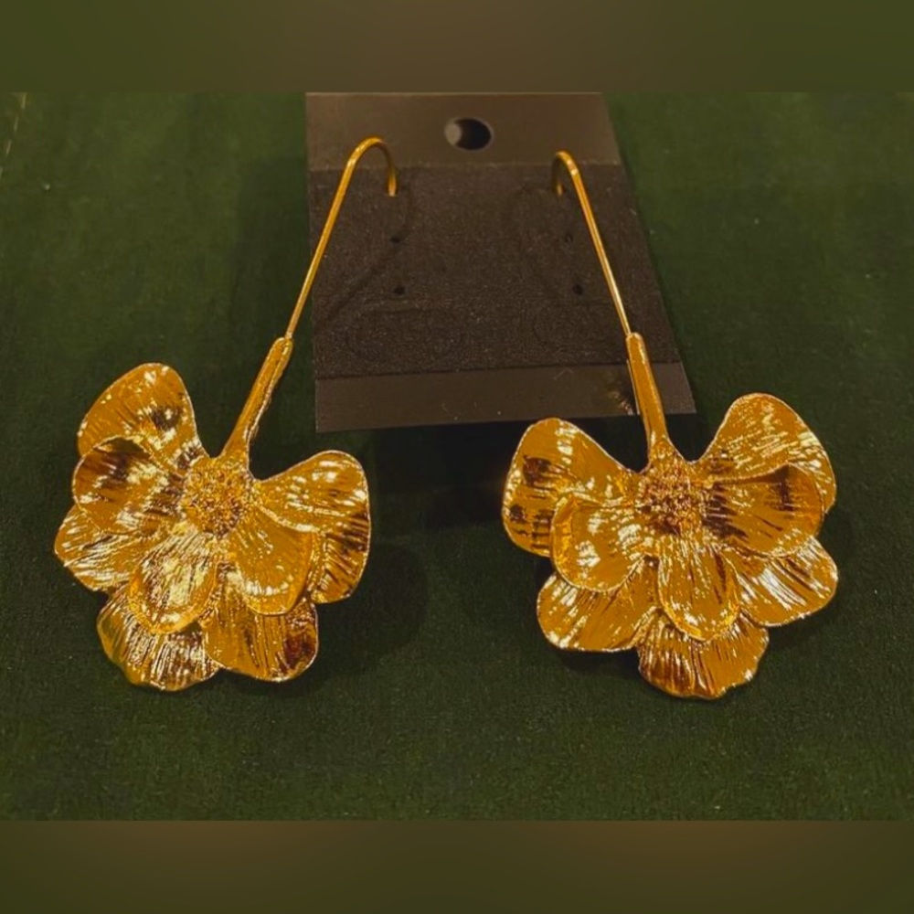 Gold Large Flower Earrings - Picture 1 of 2